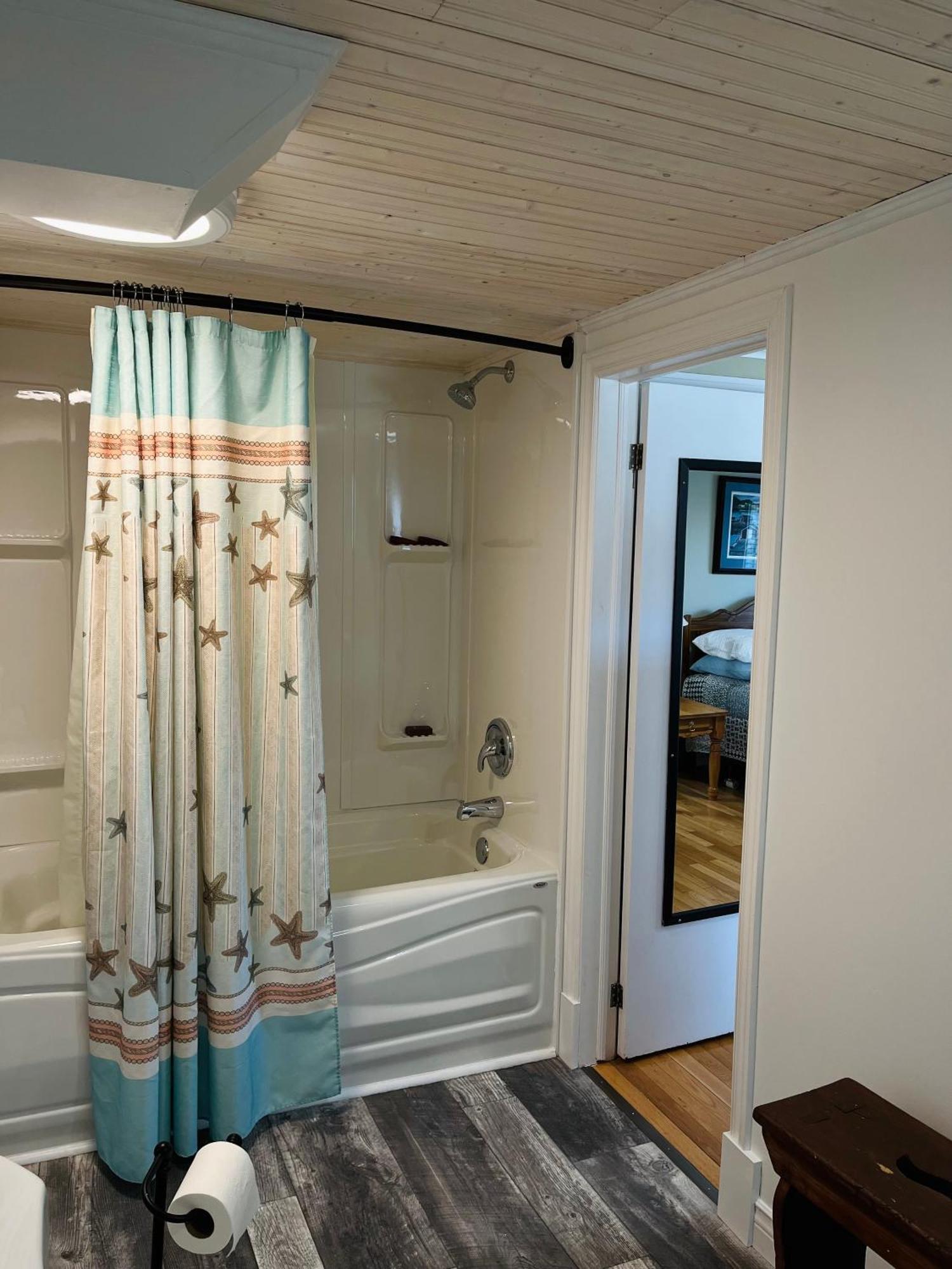 Toulinguet Inn - Suites トウィリンゲート エクステリア 写真